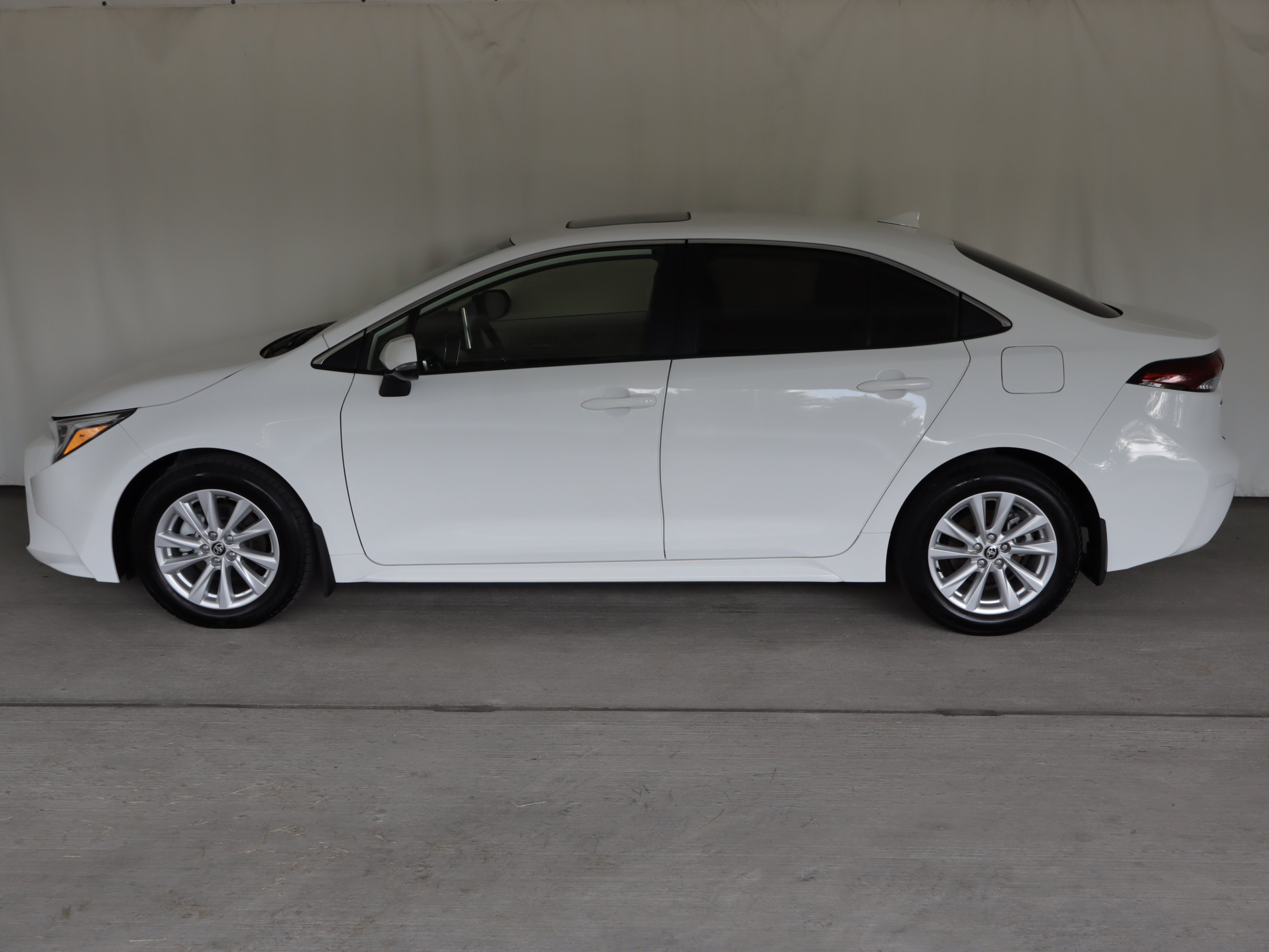 Used 2025 Toyota Corolla XLE FWD image 27