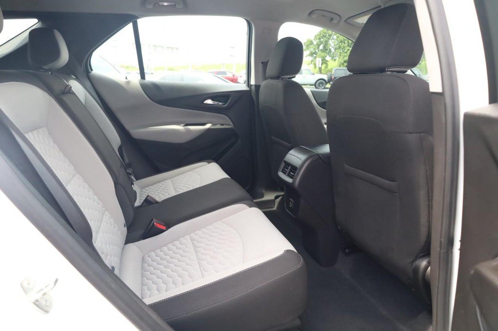 Used 2021 Chevrolet Equinox LS FWD image 21