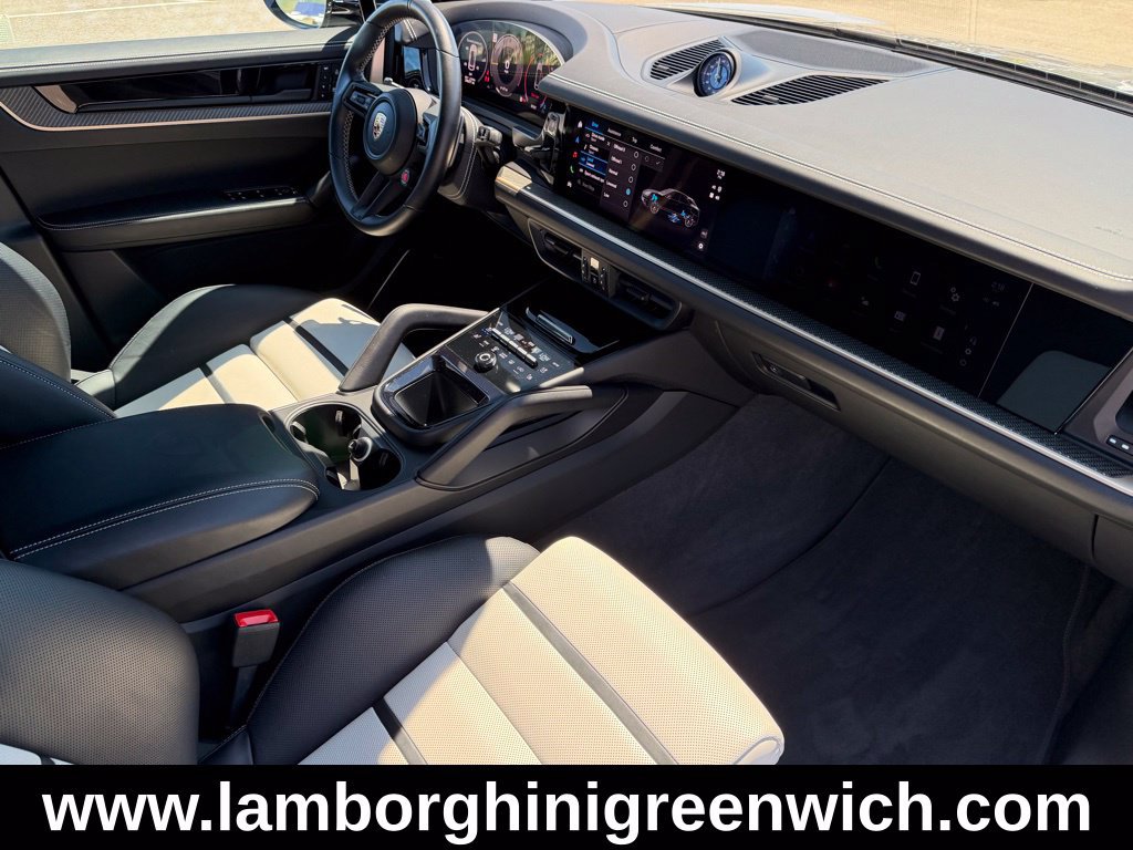 Used 2024 Porsche Cayenne Turbo GT AWD/4WD image 46