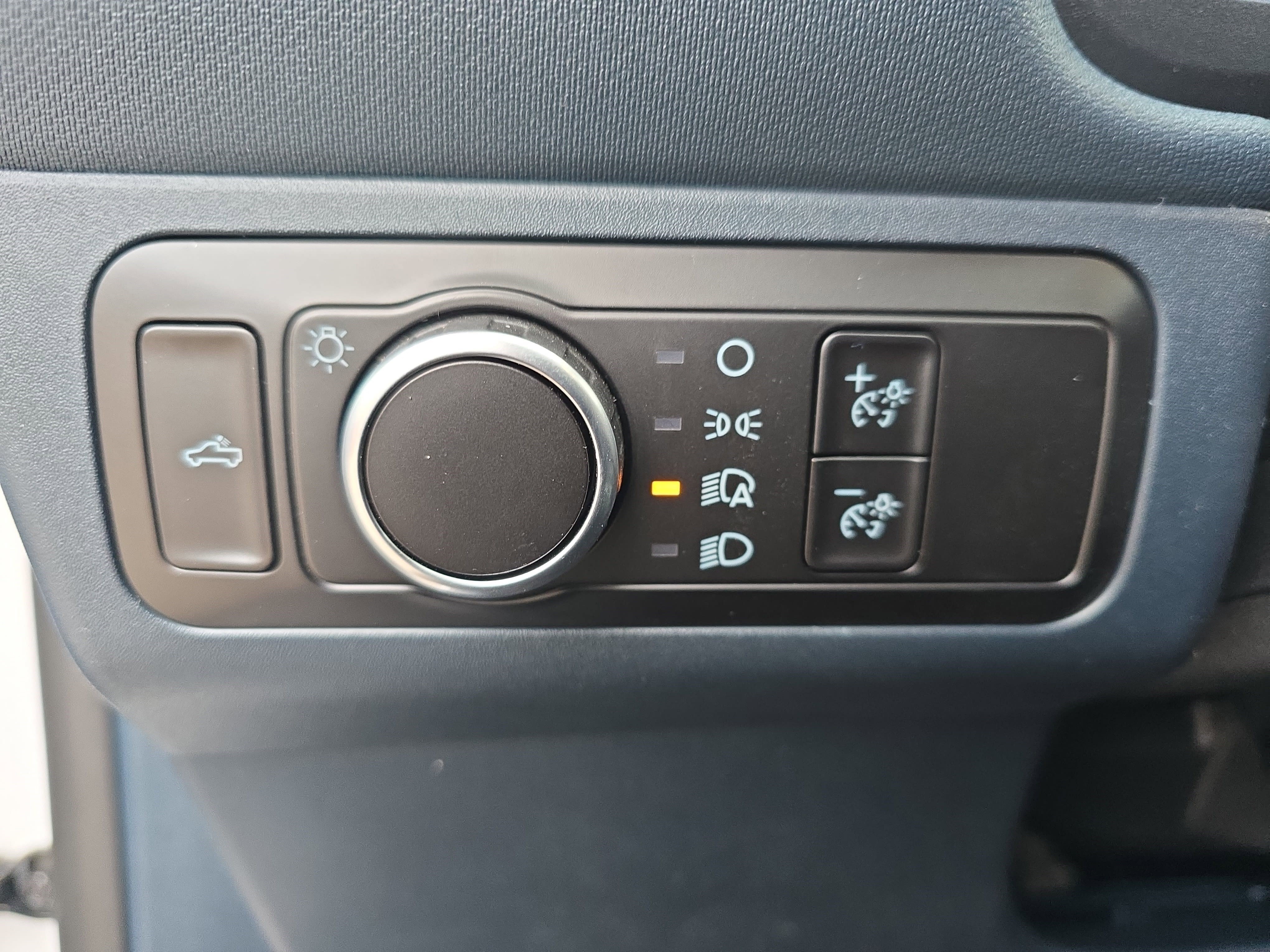 New 2025 Ford Maverick XL w/ Equipment Group 102A image 28