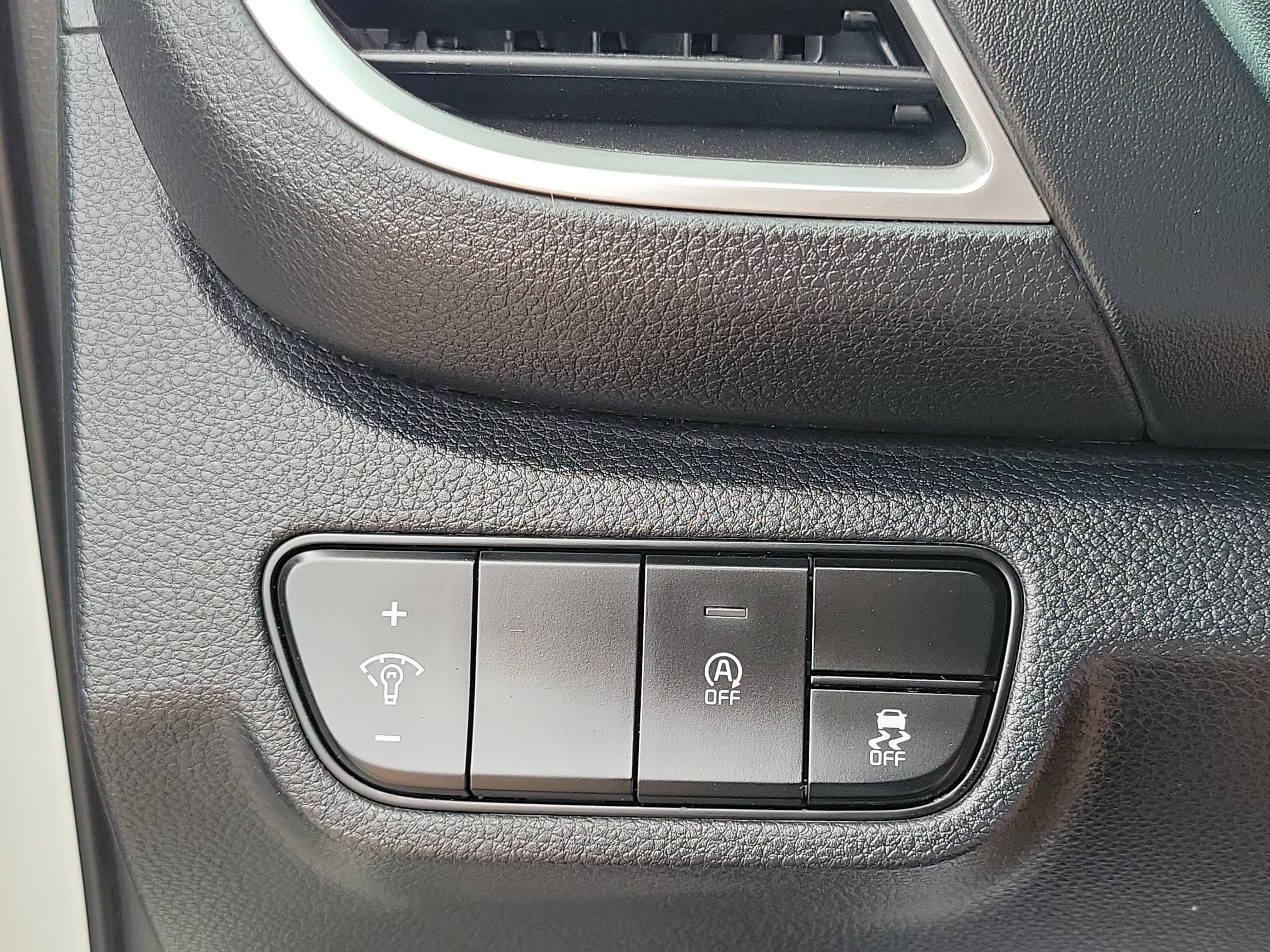 Used 2025 Kia Seltos EX FWD image 12