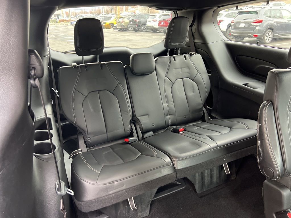Certified 2021 Chrysler Pacifica Touring-L w/ S Appearance Package image 26