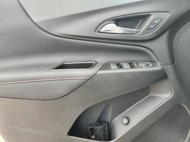 Used 2023 Chevrolet Equinox RS w/ LPO, Floor Liner Package FWD image 23