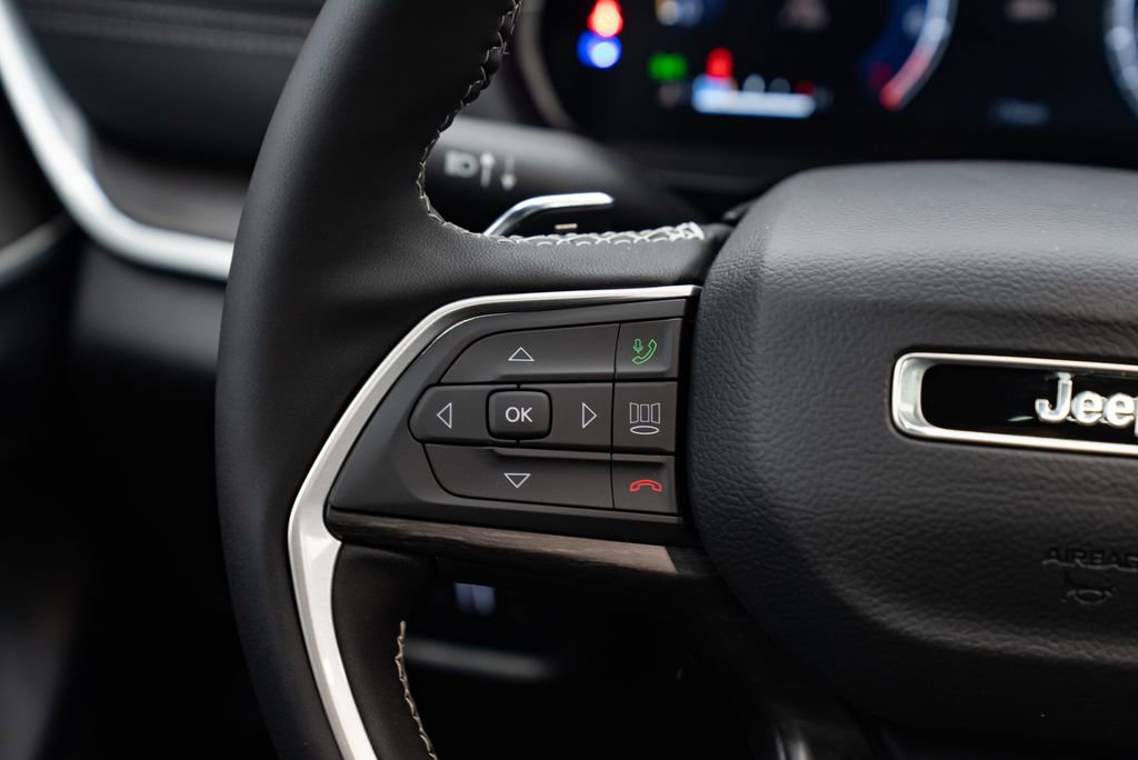 New 2025 Jeep Grand Cherokee L Limited w/ Trailer Tow Package image 17