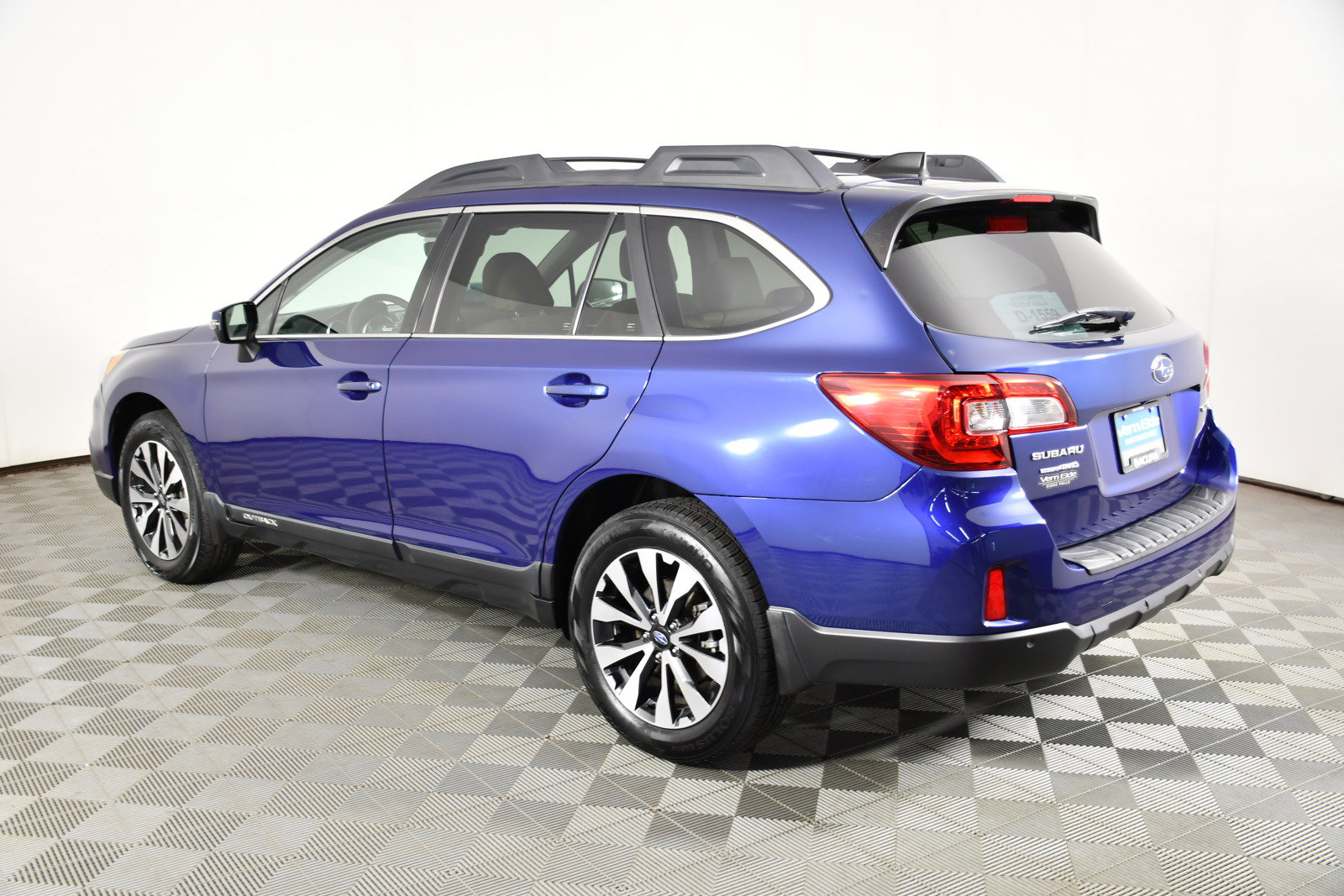 Used 2017 Subaru Outback 2.5i Limited AWD/4WD image 8