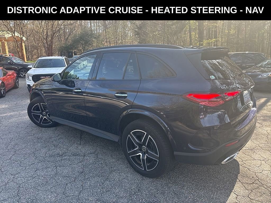 Used 2023 Mercedes-Benz GLC 300 4MATIC image 3