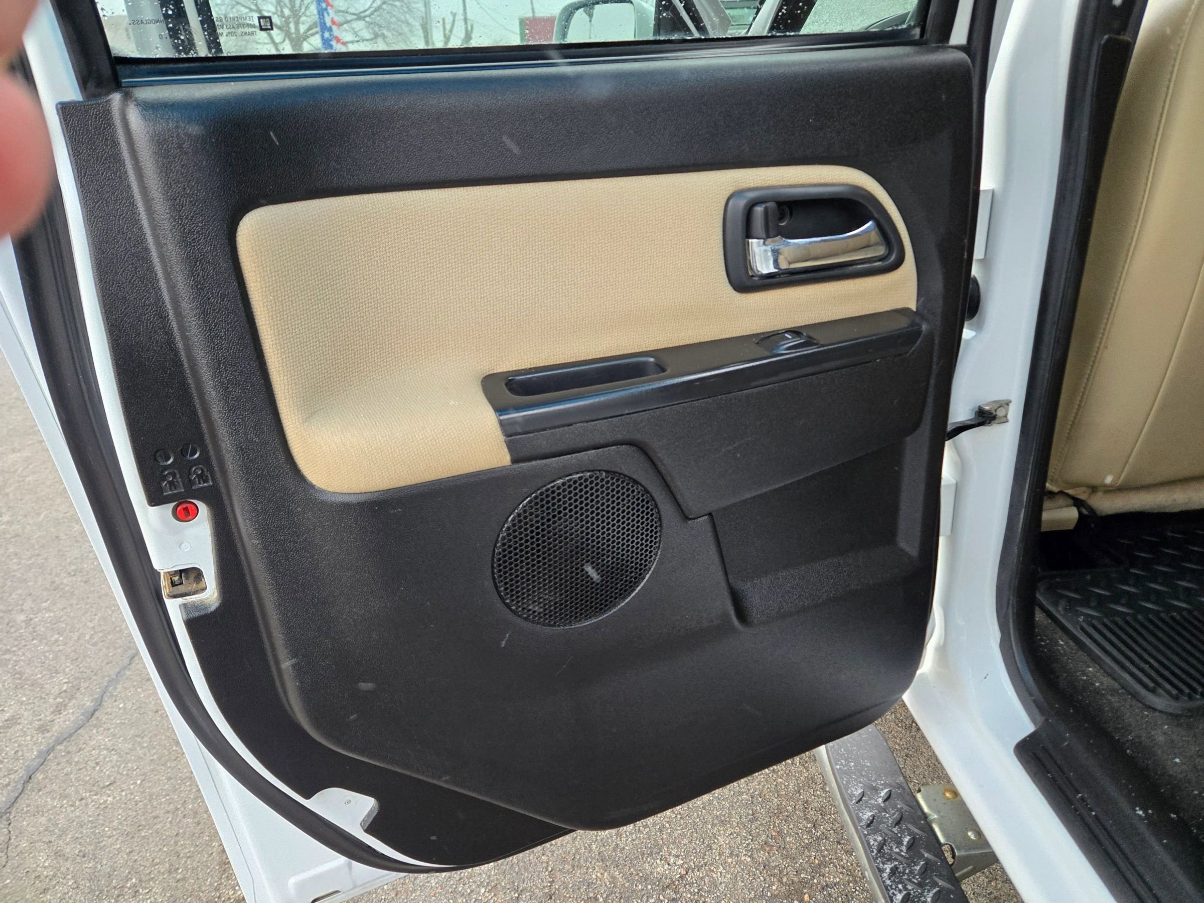 Used 2011 Chevrolet Colorado LT image 33