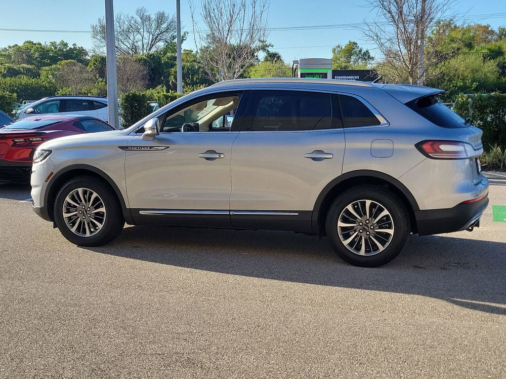 Used 2023 Lincoln Nautilus AWD w/ Premium Package image 9