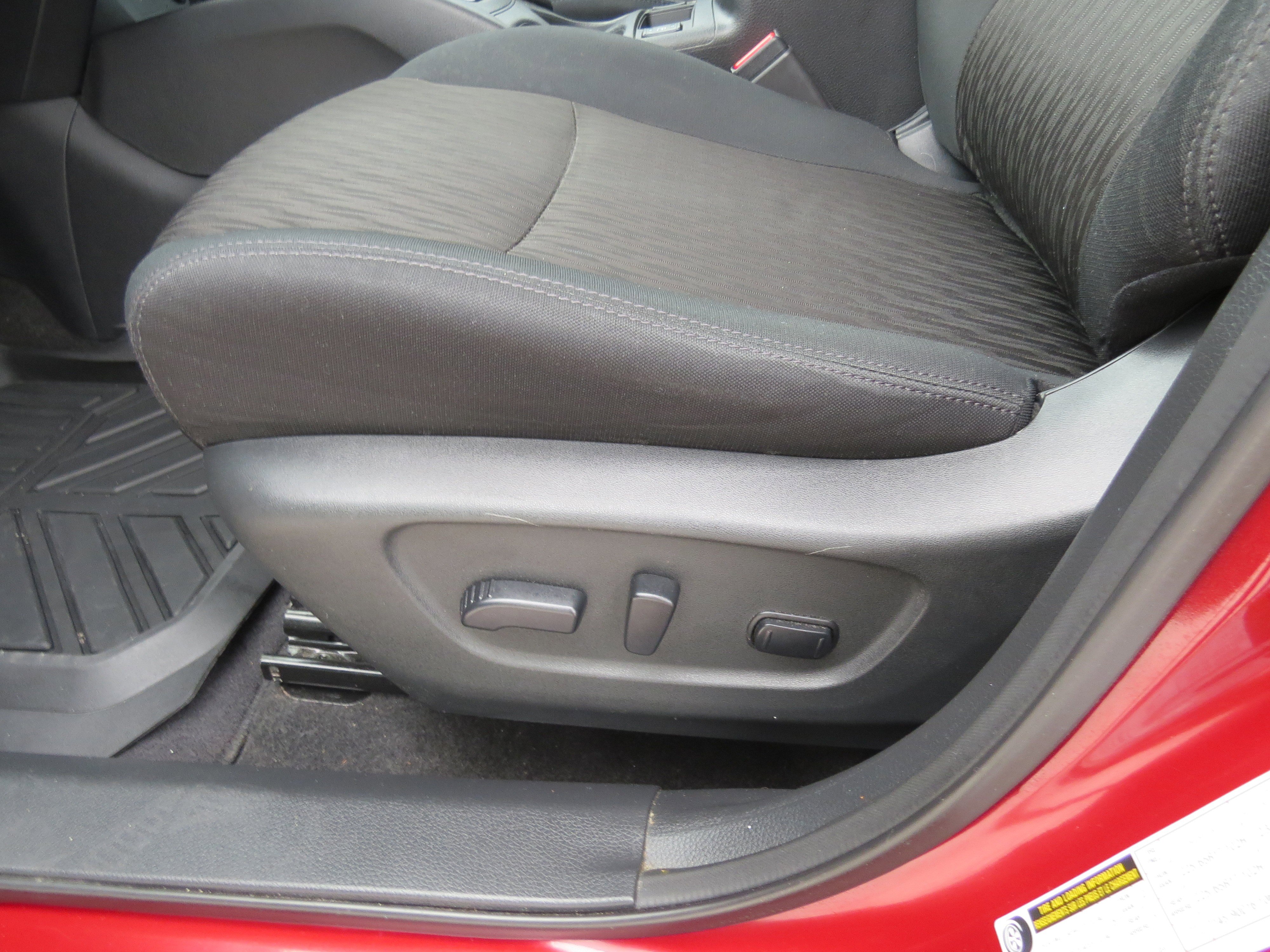 Used 2020 Nissan Rogue SV image 13