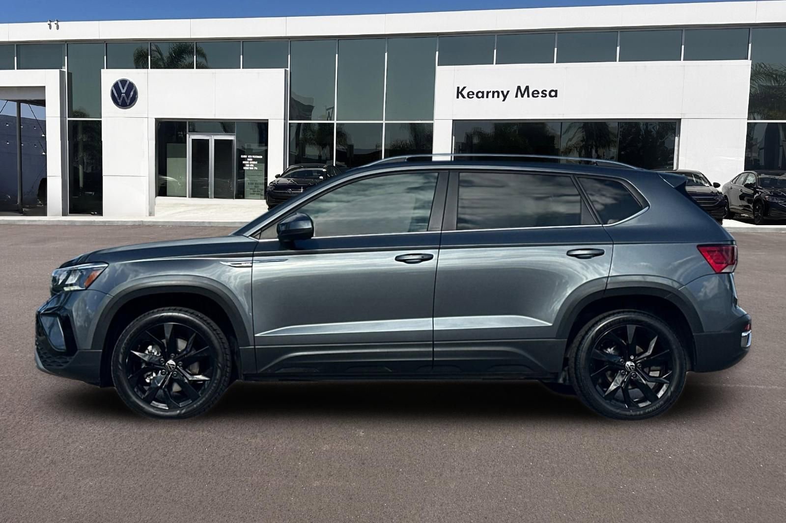 Used 2023 Volkswagen Taos SE w/ Black Wheel Package FWD image 7
