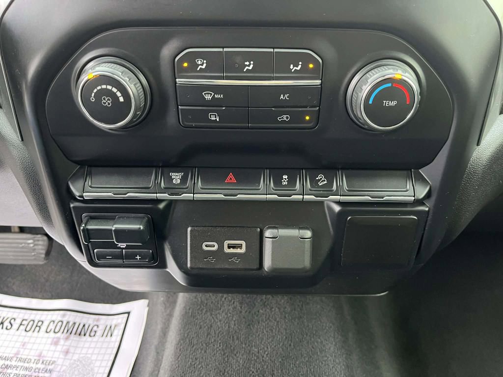 Used 2020 Chevrolet Silverado 2500 LT w/ Z71 Off-Road Package image 22