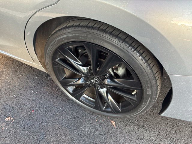 Used 2023 Lexus ES 350 F Sport w/ Accessory Package (Z1) FWD image 5