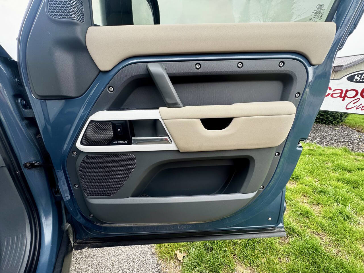 Used 2020 Land Rover Defender 110 SE image 37