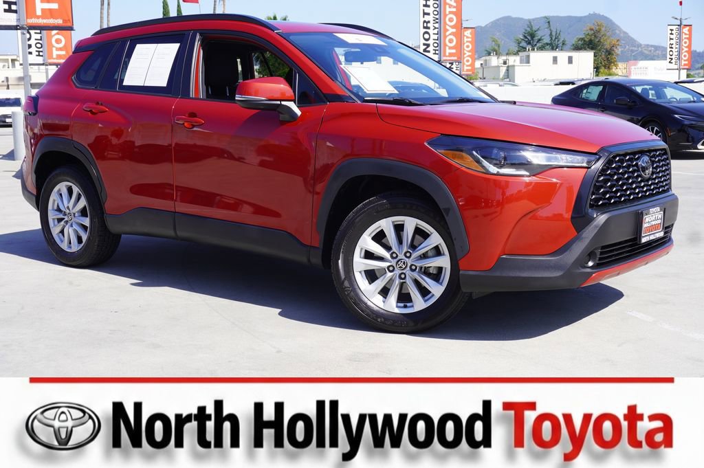 Certified 2022 Toyota Corolla Cross LE w/ Moonroof Package video 1