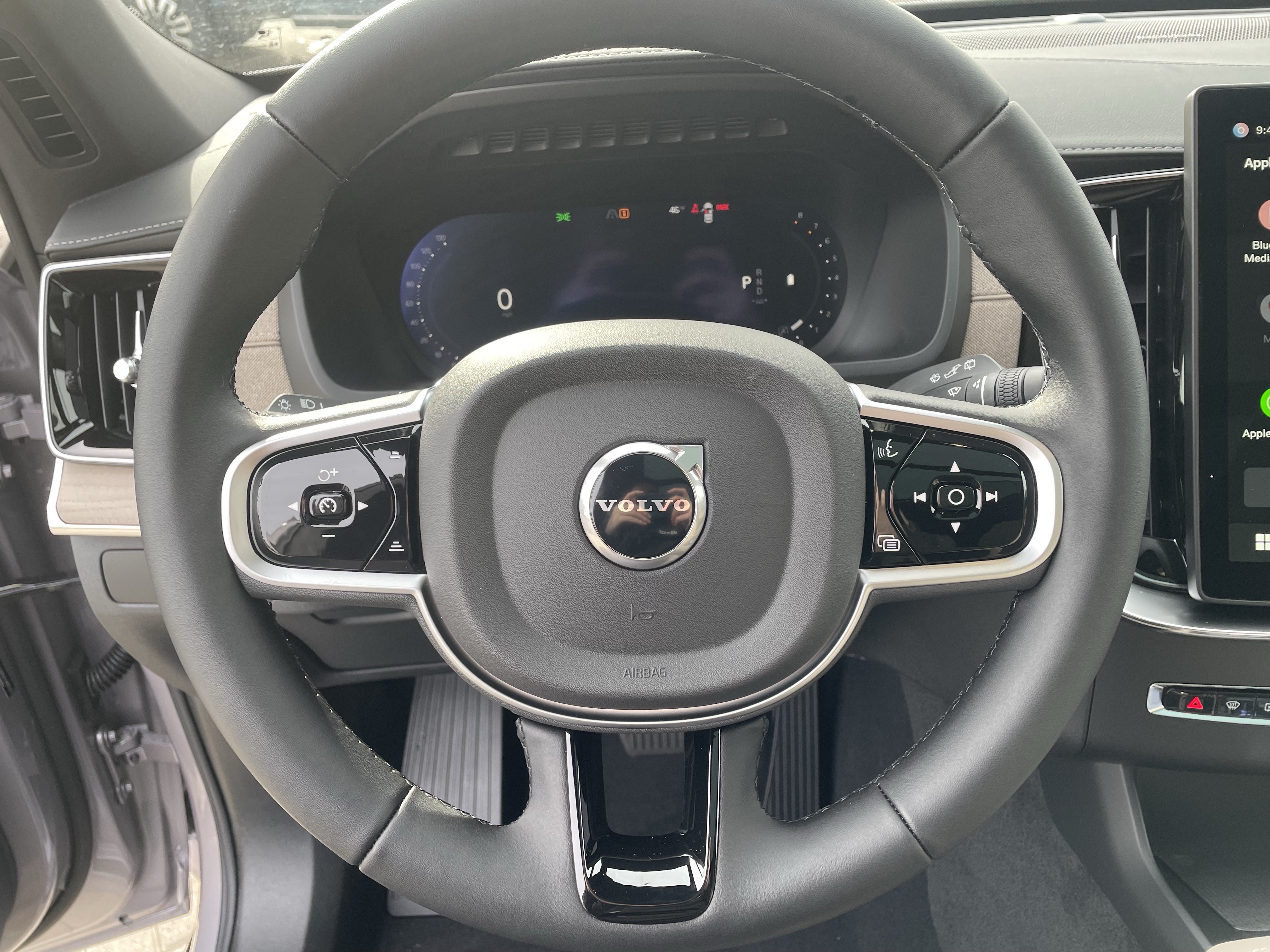New 2026 Volvo XC90 B6 Plus w/ Protection Package Premier AWD/4WD image 18