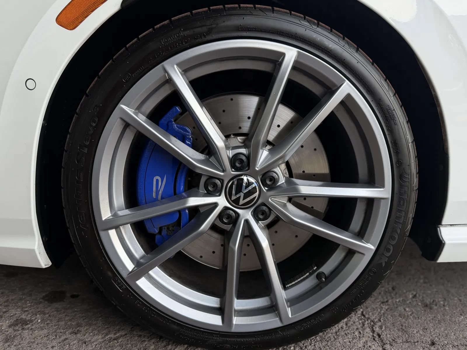Used 2024 Volkswagen Golf R AWD/4WD image 43