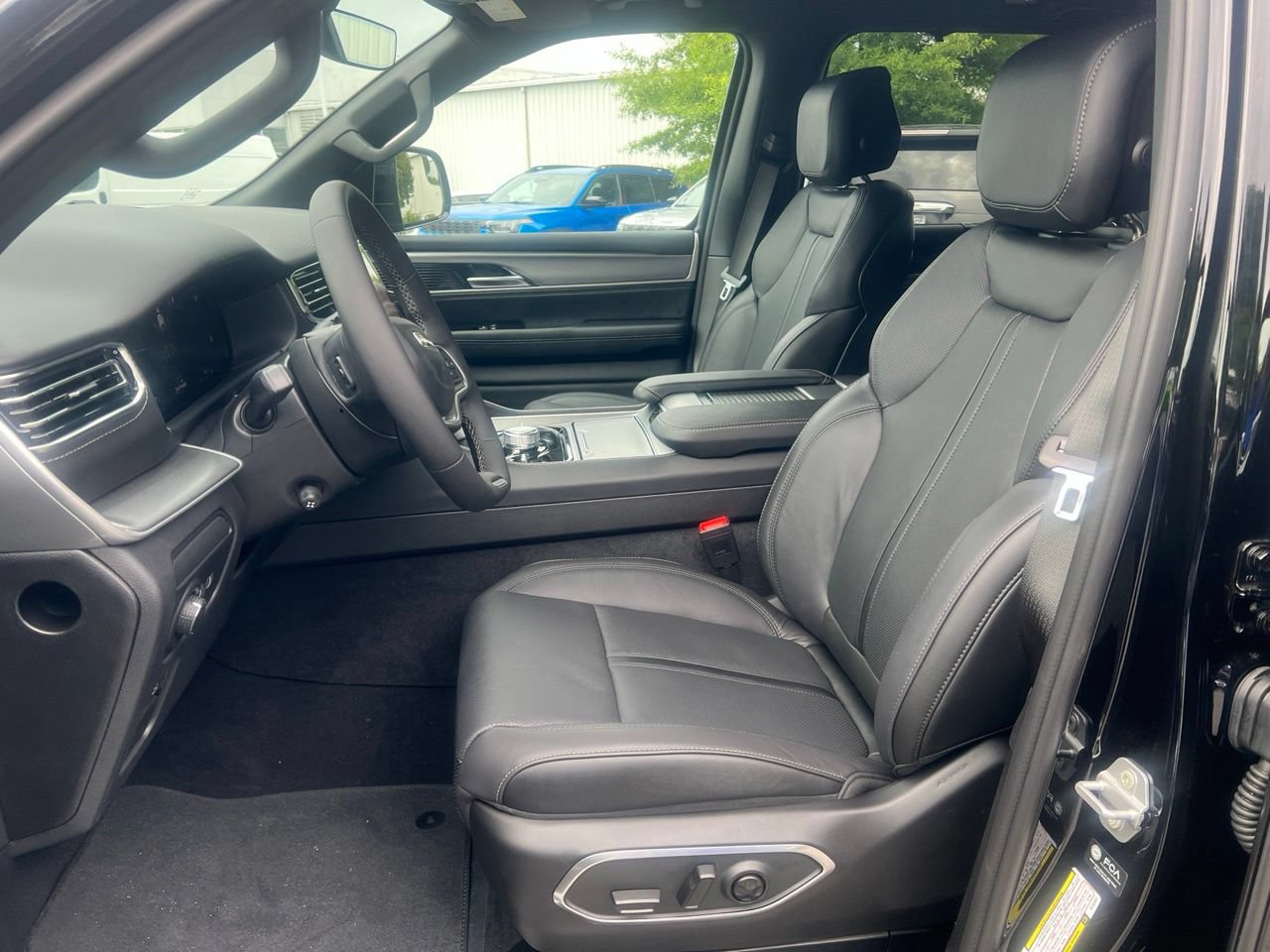 New 2026 Jeep Grand Wagoneer Limited AWD/4WD image 14