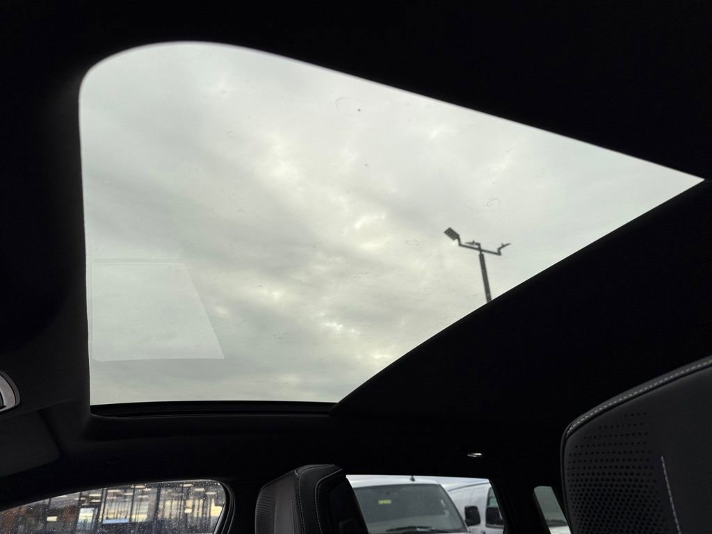 Used 2024 Cadillac Lyriq Luxury image 26