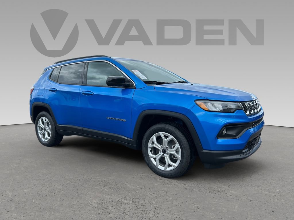 New 2025 Jeep Compass Latitude image 1