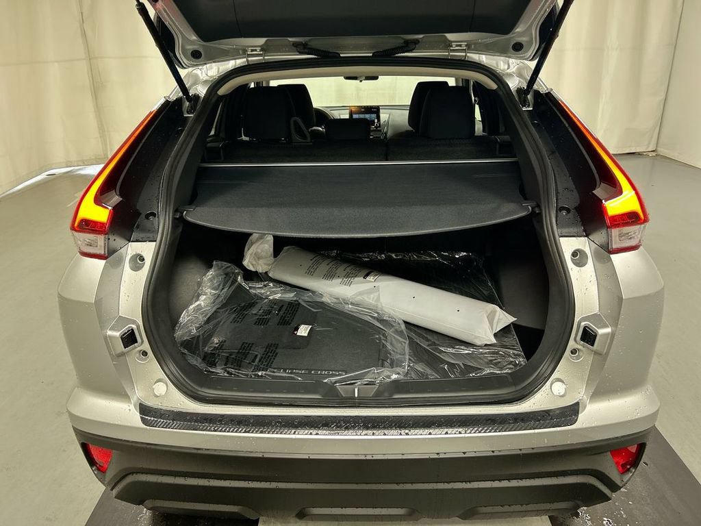 New 2026 Mitsubishi Eclipse Cross LE AWD/4WD image 9
