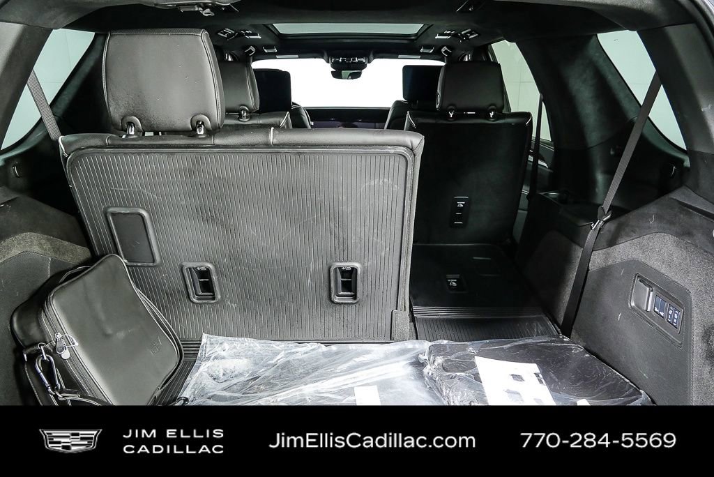 Used 2025 Cadillac Escalade Sport Platinum w/ LPO, ONYX Package image 36