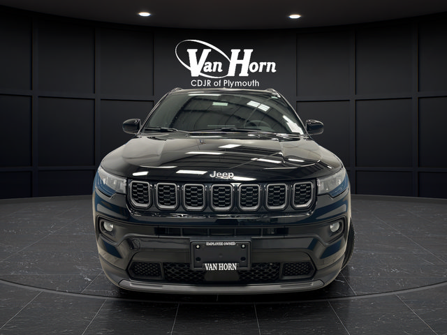 Used 2025 Jeep Compass Latitude w/ Altitude Special Edition AWD/4WD image 2