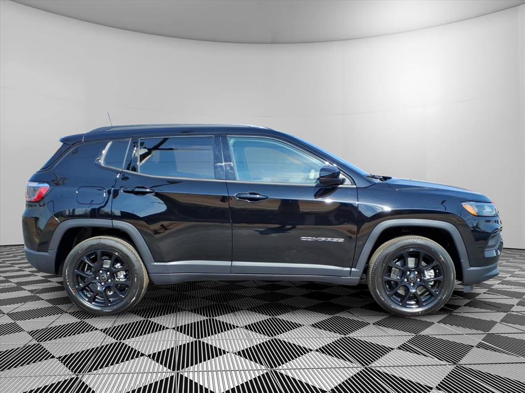 New 2026 Jeep Compass Latitude AWD/4WD image 4