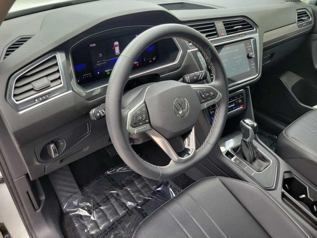 Certified 2022 Volkswagen Tiguan SE FWD image 13