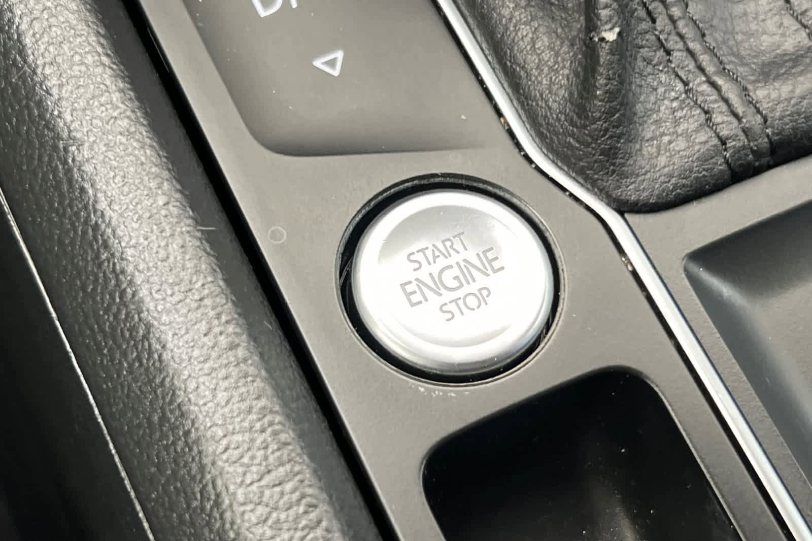 Used 2018 Volkswagen Atlas SE FWD image 25