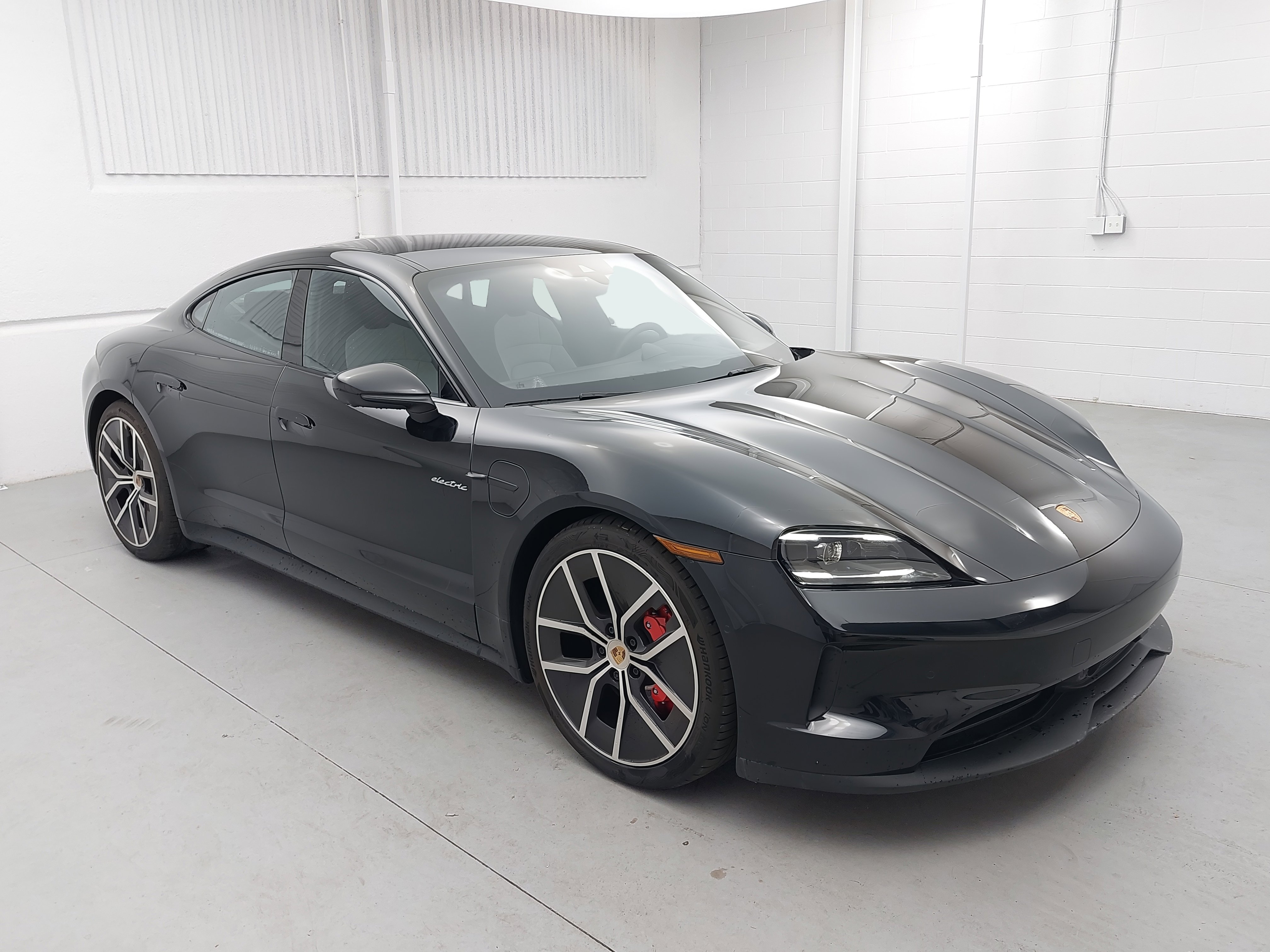 New 2025 Porsche Taycan 4S image 9