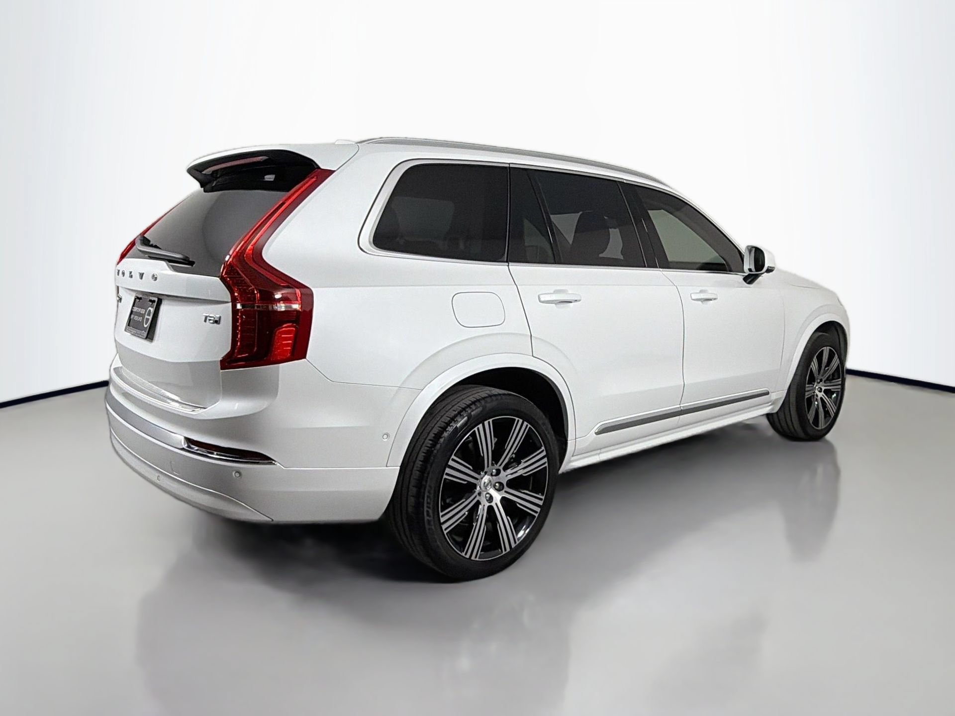 Certified 2025 Volvo XC90 T8 Plus w/ Protection Package Premier AWD/4WD image 6