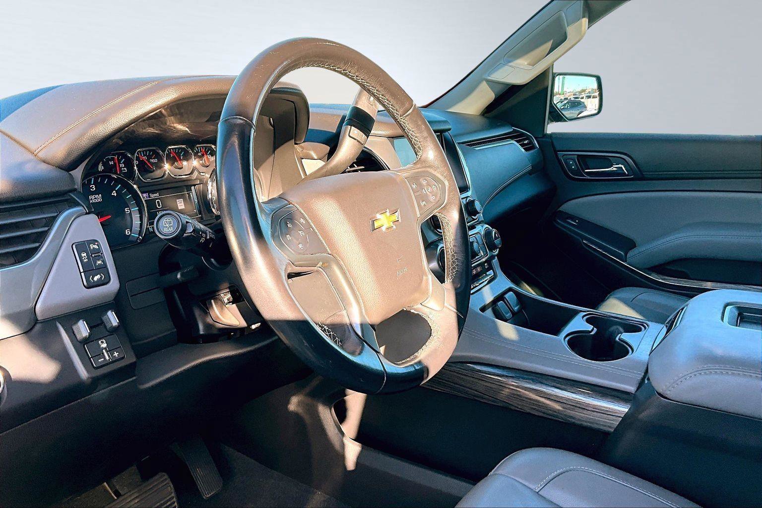 Used 2019 Chevrolet Suburban LT image 13