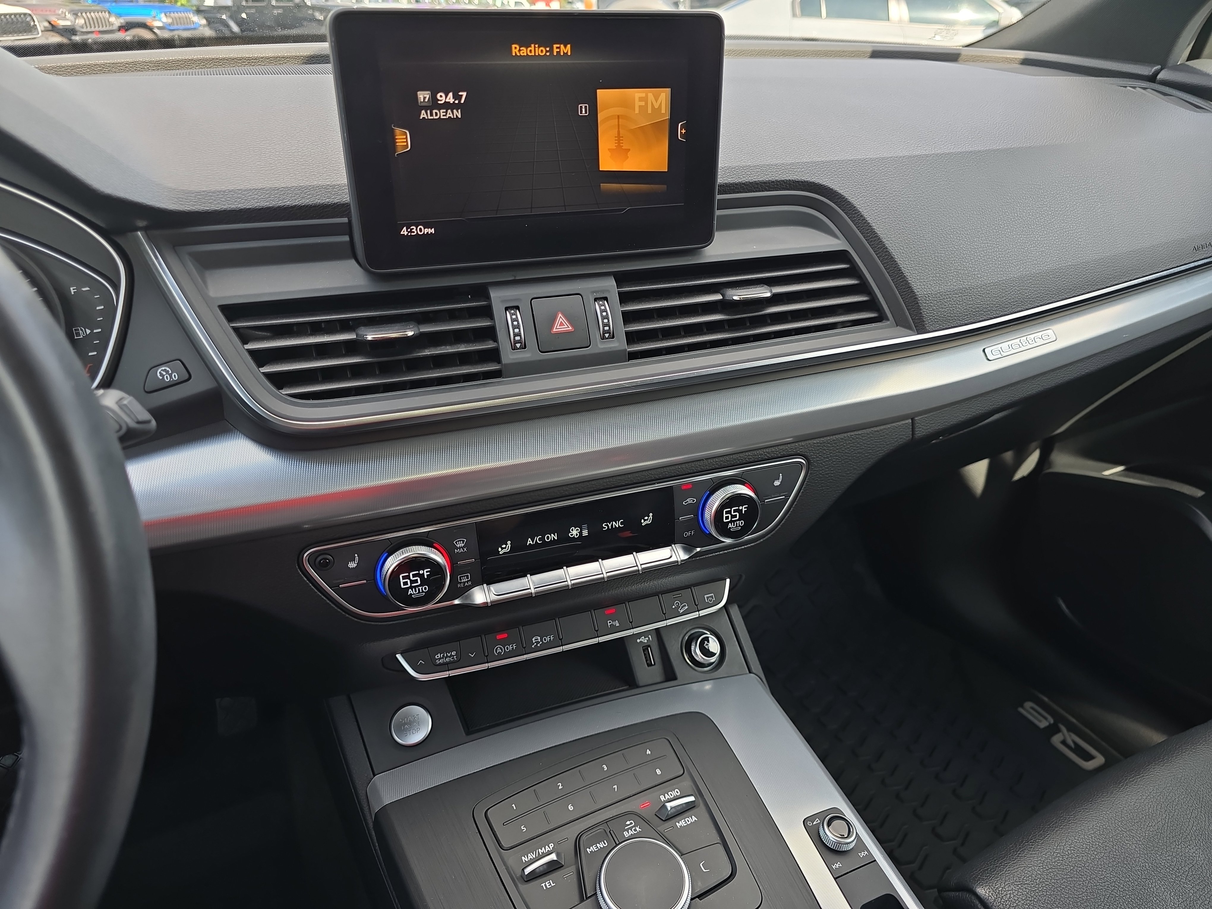 Used 2020 Audi Q5 2.0T Premium w/ Titanium Sport Package AWD/4WD image 20
