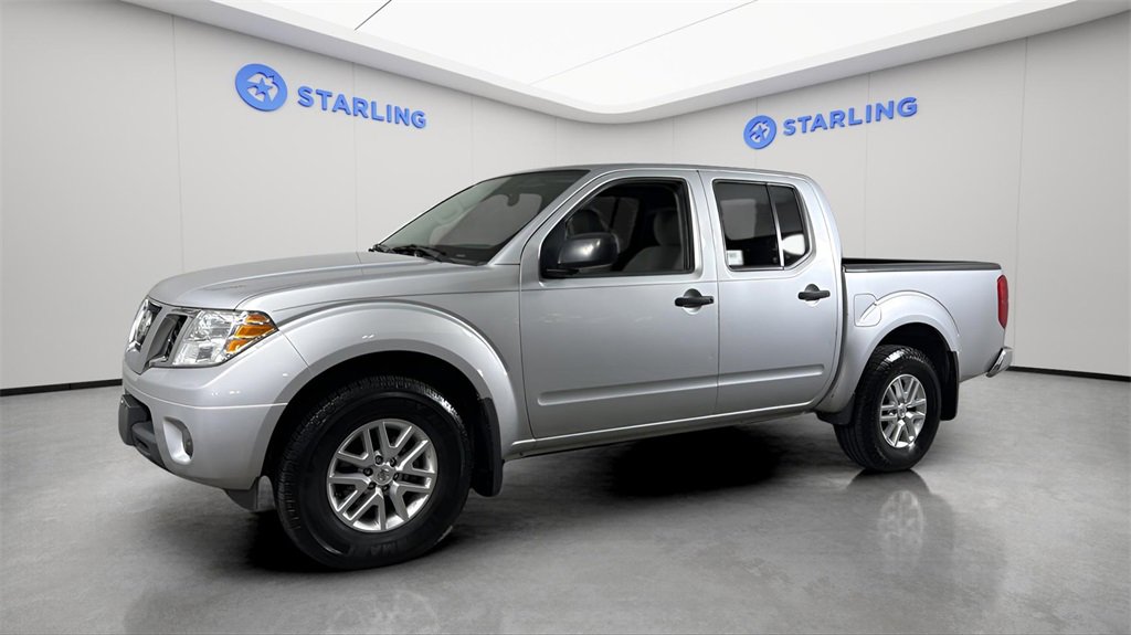 Used 2020 Nissan Frontier SV image 2