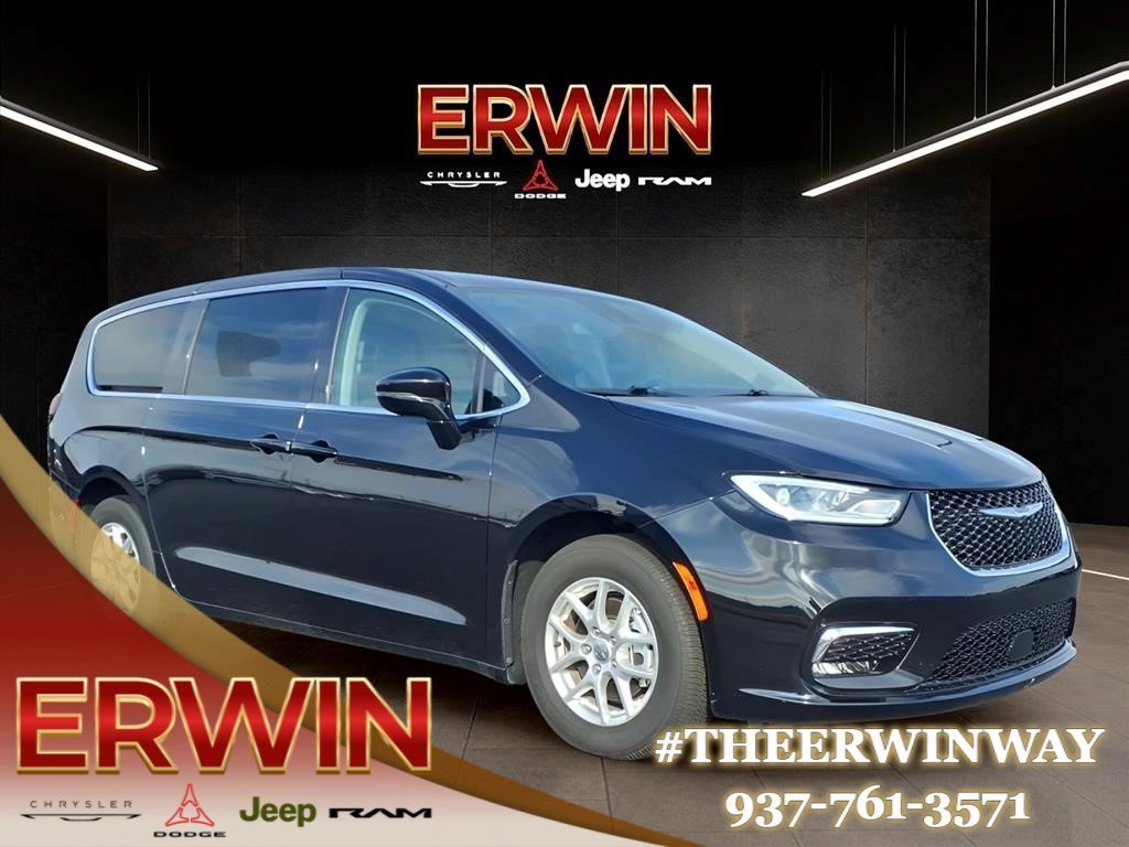 Used 2024 Chrysler Pacifica Touring-L