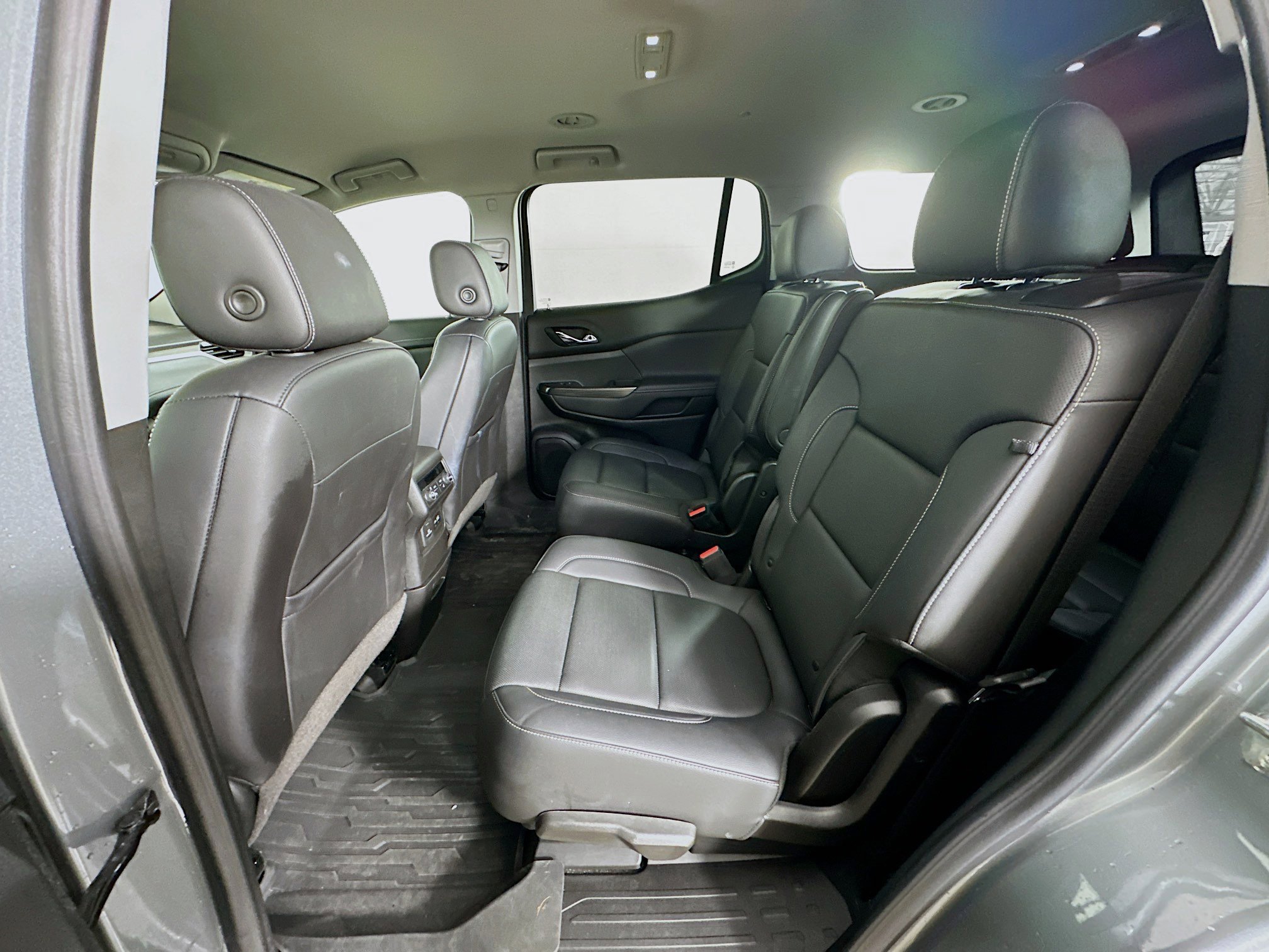 Used 2023 GMC Acadia SLT w/ Elevation Edition image 29