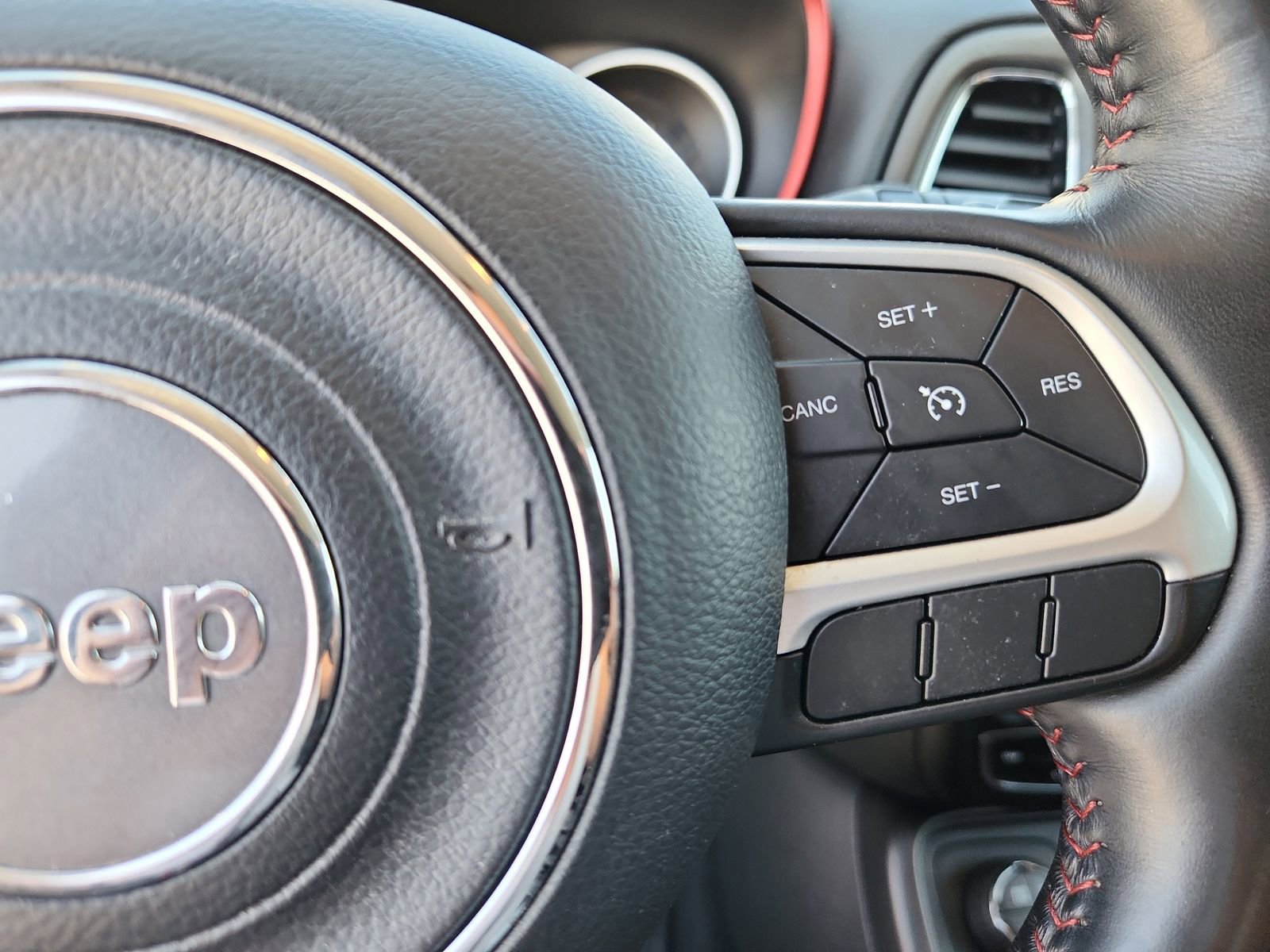 Used 2018 Jeep Compass Trailhawk w/ Safe & Security Group image 21