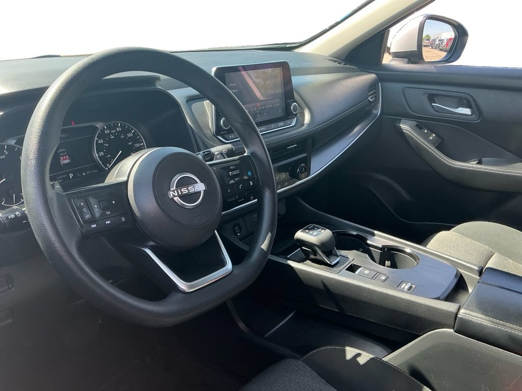 Used 2024 Nissan Rogue SV FWD image 24