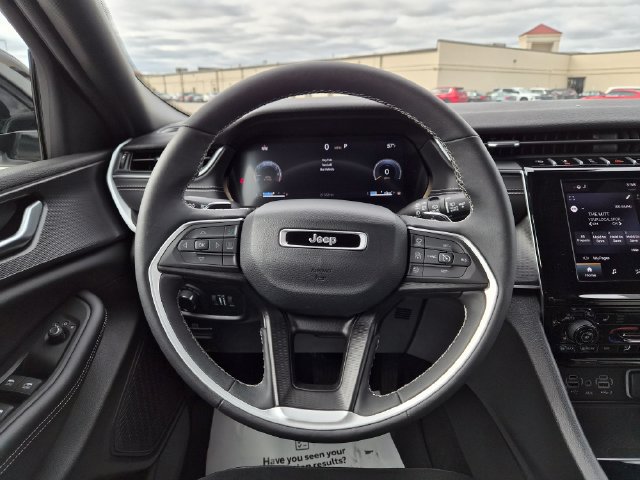 Used 2024 Jeep Grand Cherokee Altitude AWD/4WD image 18
