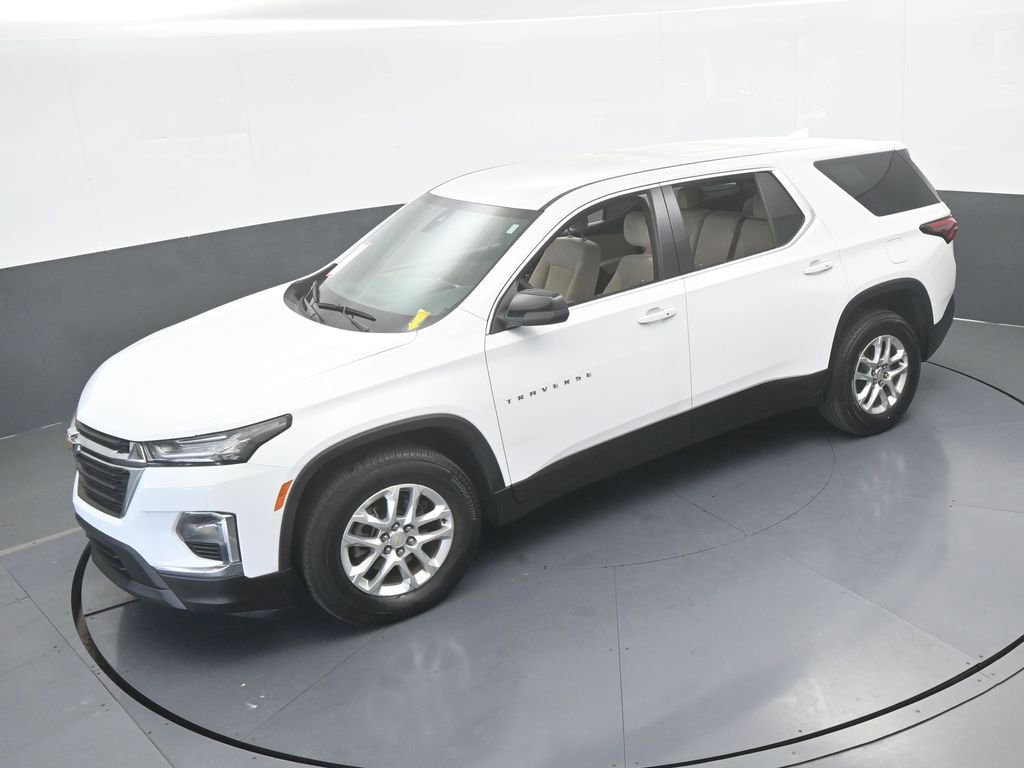 Used 2023 Chevrolet Traverse LS image 40