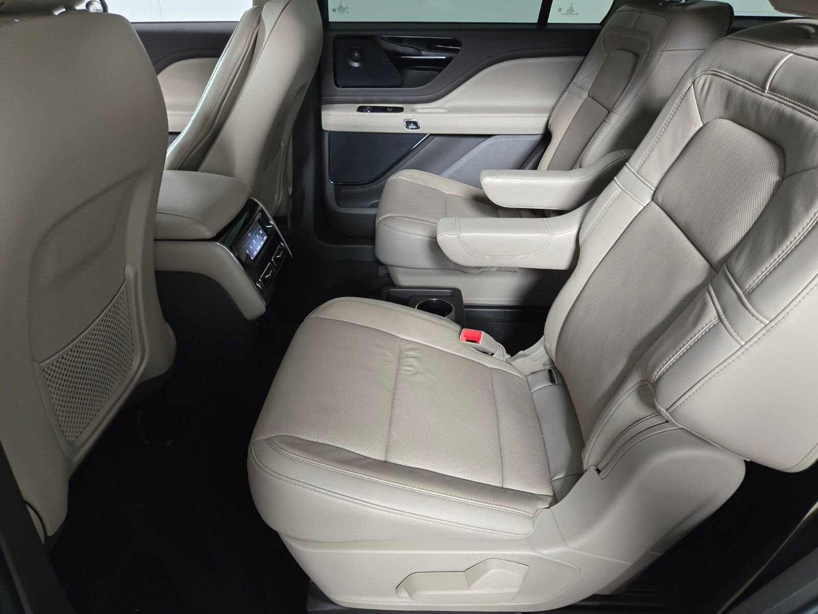 Used 2023 Lincoln Aviator Grand Touring w/ Equipment Group 301A image 12