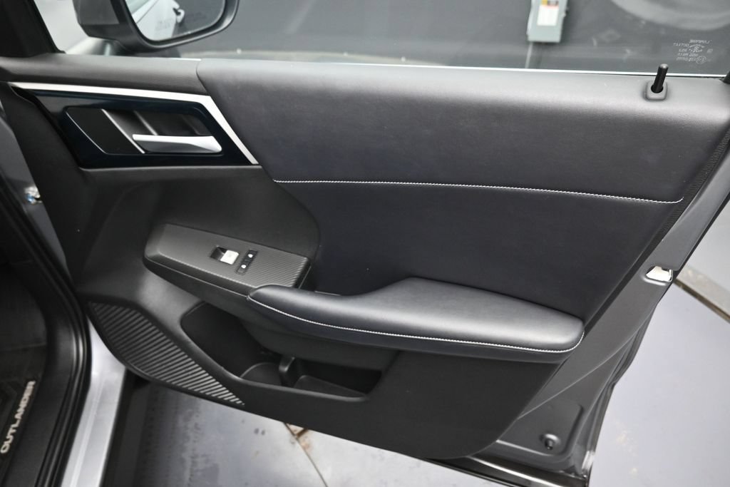Used 2023 Mitsubishi Outlander SE FWD image 37