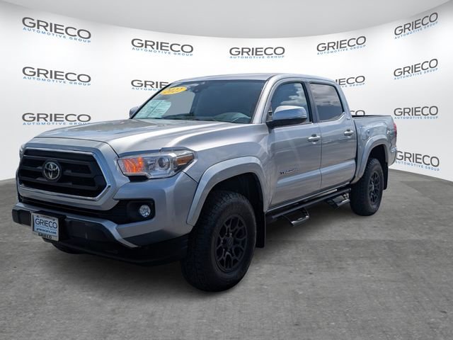 Used 2022 Toyota Tacoma SR5 w/ Technology Package RWD image 3