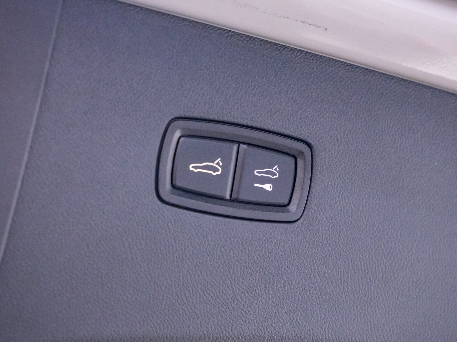 Used 2022 Porsche Cayenne GTS AWD/4WD image 36