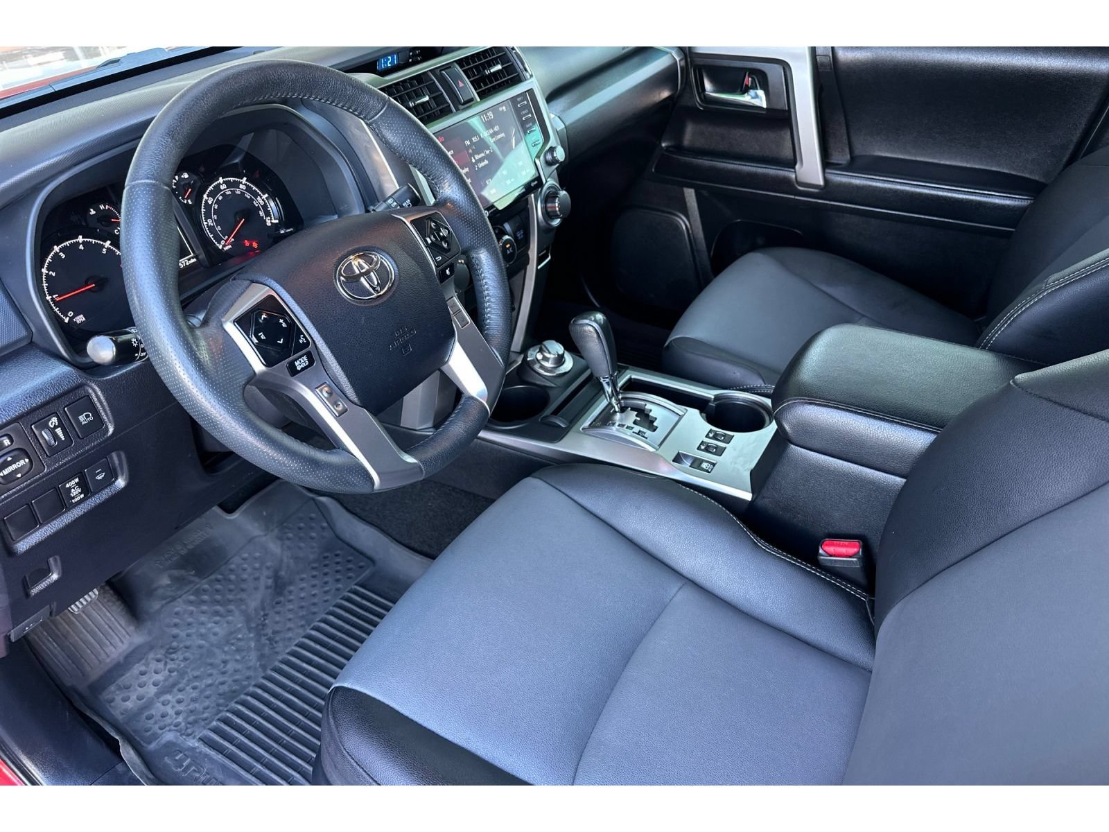 Used 2022 Toyota 4Runner SR5 Premium w/ Moonroof Package AWD/4WD image 10