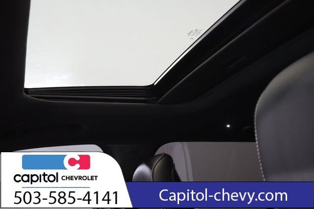 Used 2025 Jeep Grand Cherokee Altitude AWD/4WD image 14