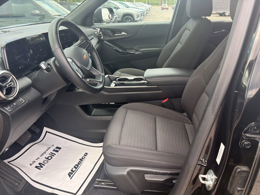 Used 2025 Chevrolet Equinox LT FWD image 10
