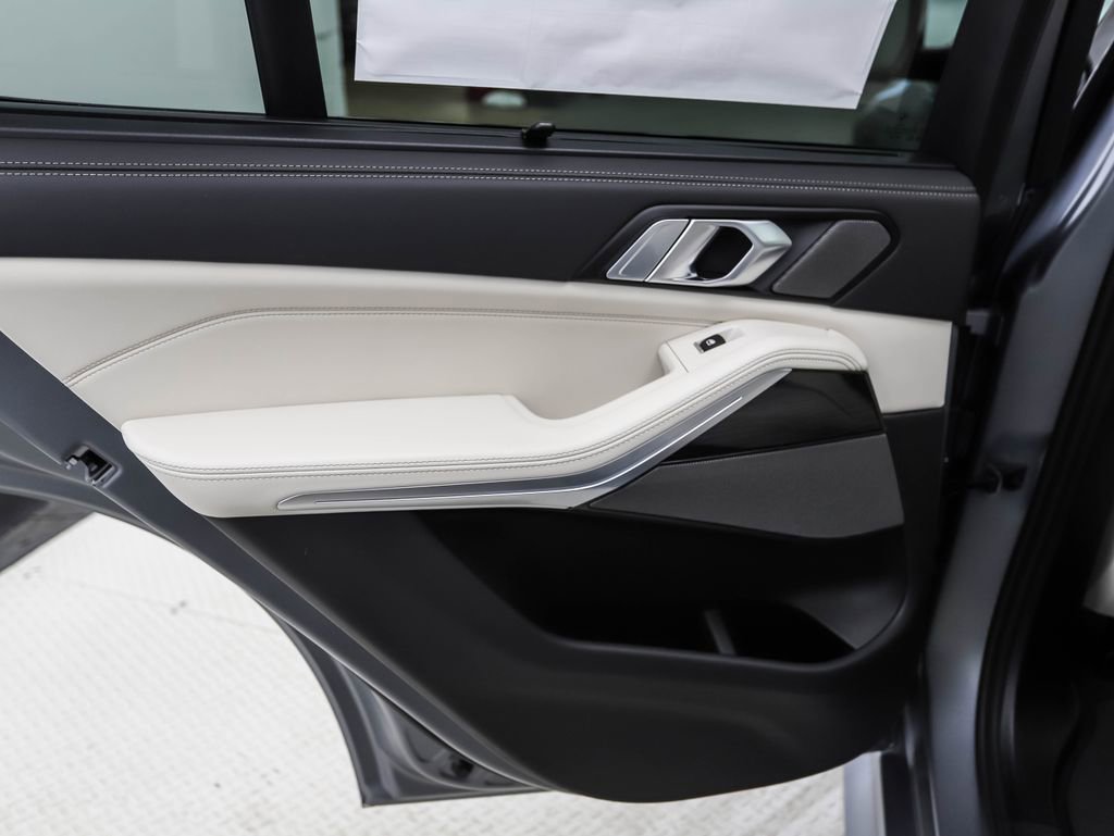 New 2026 BMW X5 xDrive50e image 19