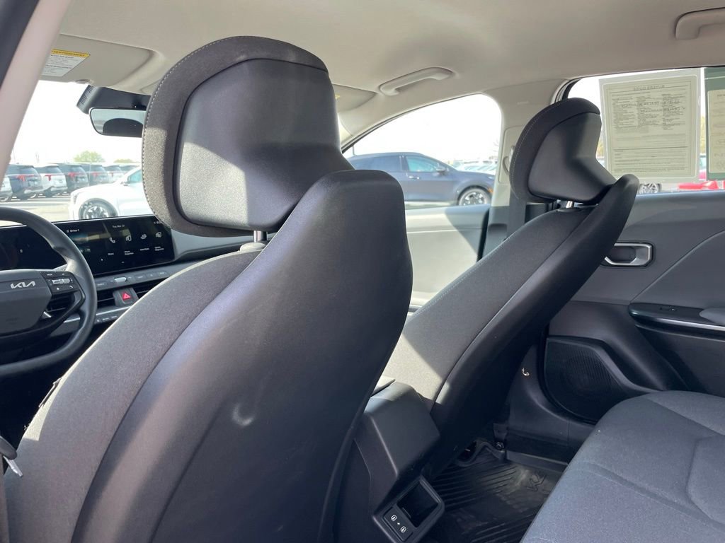 Certified 2025 Kia K4 LXS image 24