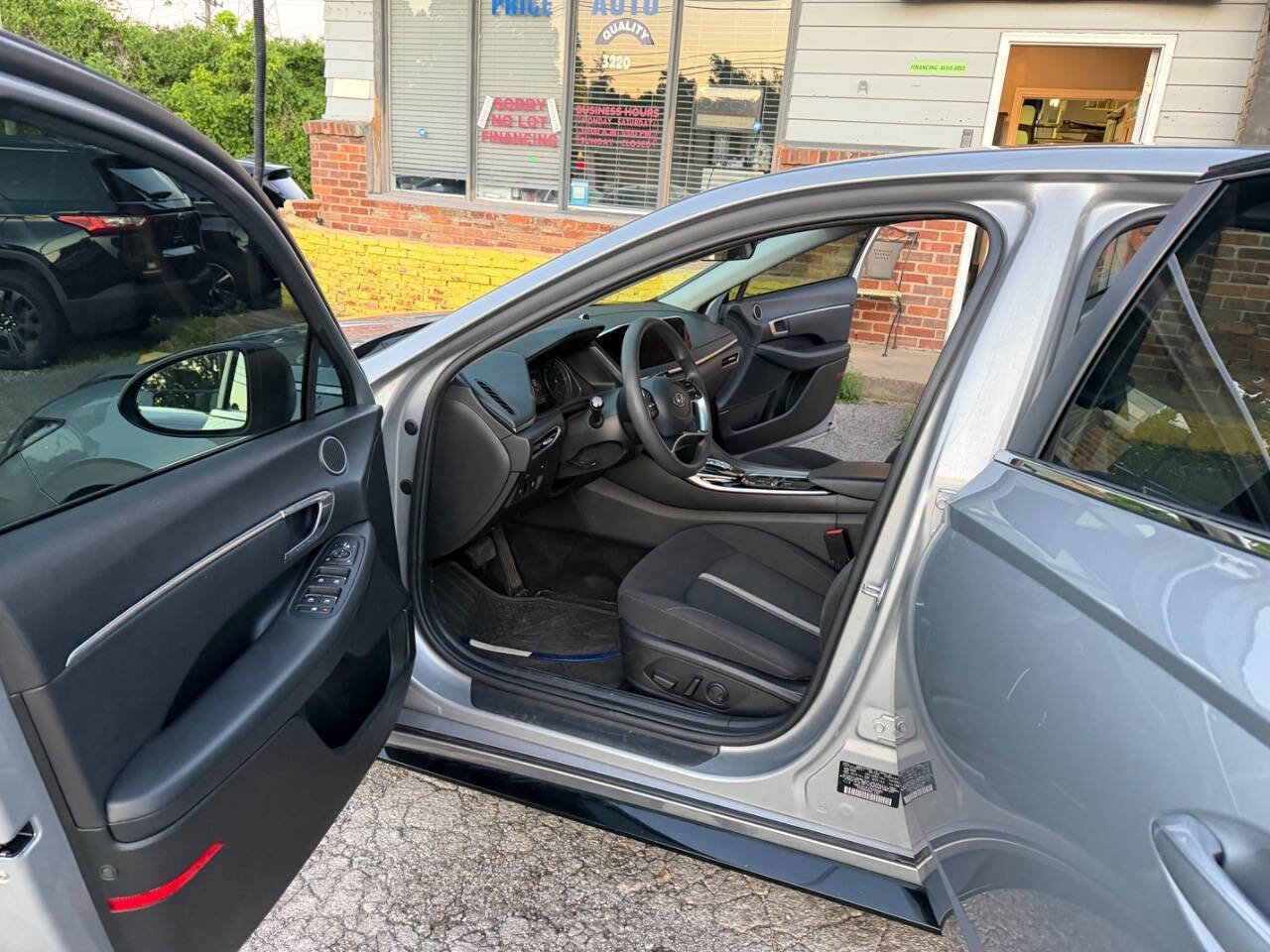 Used 2023 Hyundai Sonata SEL w/ Cargo Package FWD image 9